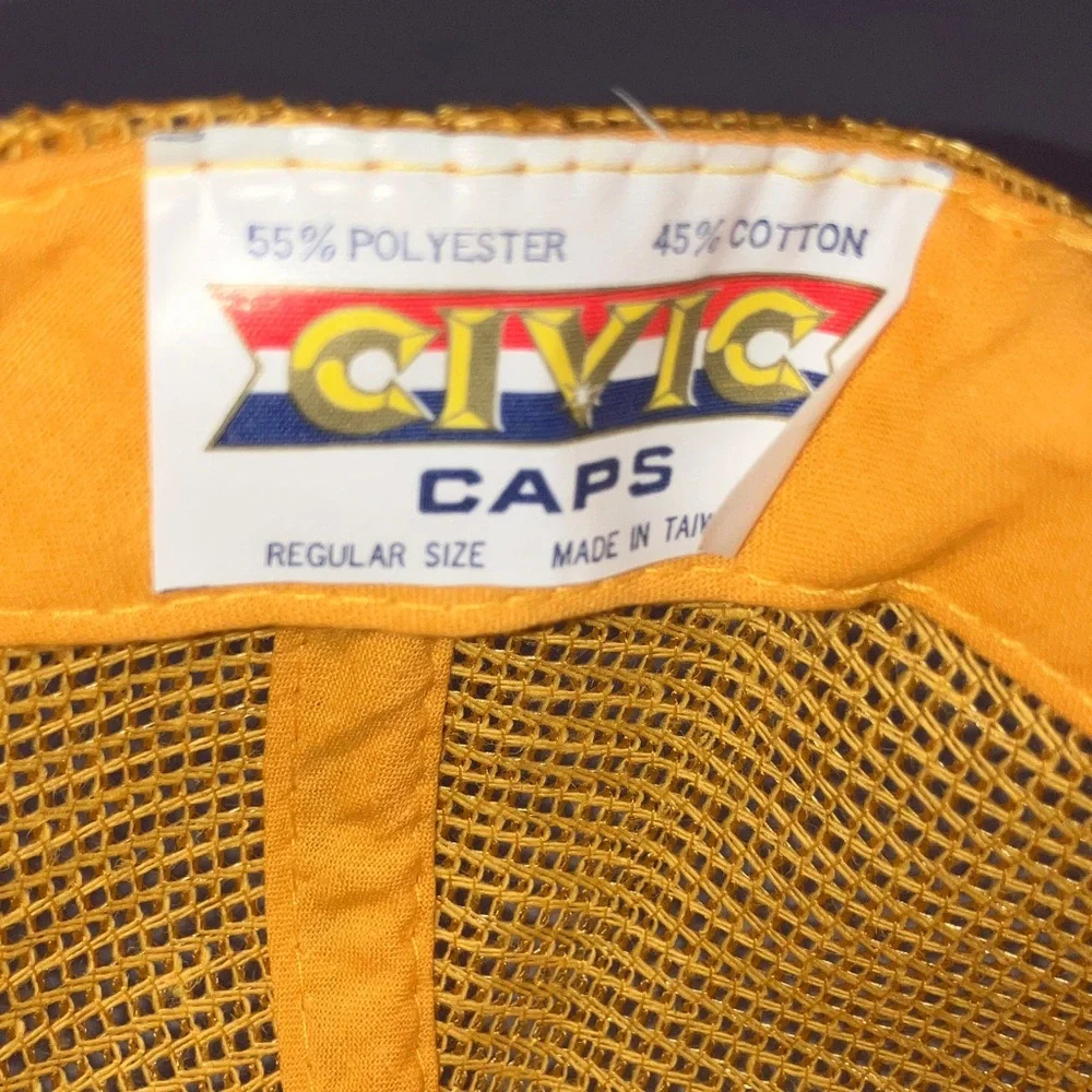 Vintage University of Wyoming Yellow Mesh Trucker Hat‎ with Pom Pom Short Visor